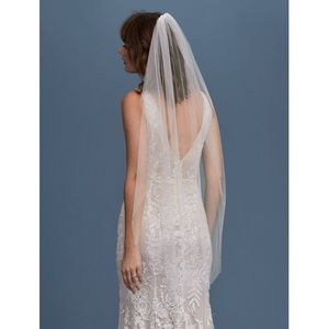 Floravere Ivory Tulle Veil - Fingertip Length